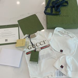 Gucci kids cotton gift set in white - new with tags